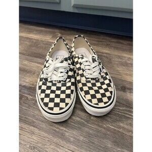 Vans checkered lace up sneakers 9